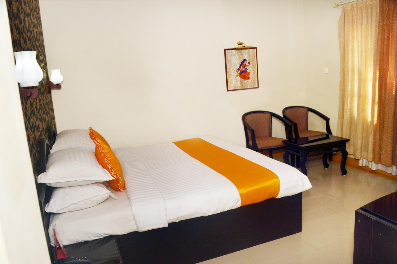 Capital O 46475 Gd International Redfort Hotel Nilambūr Zewnętrze zdjęcie