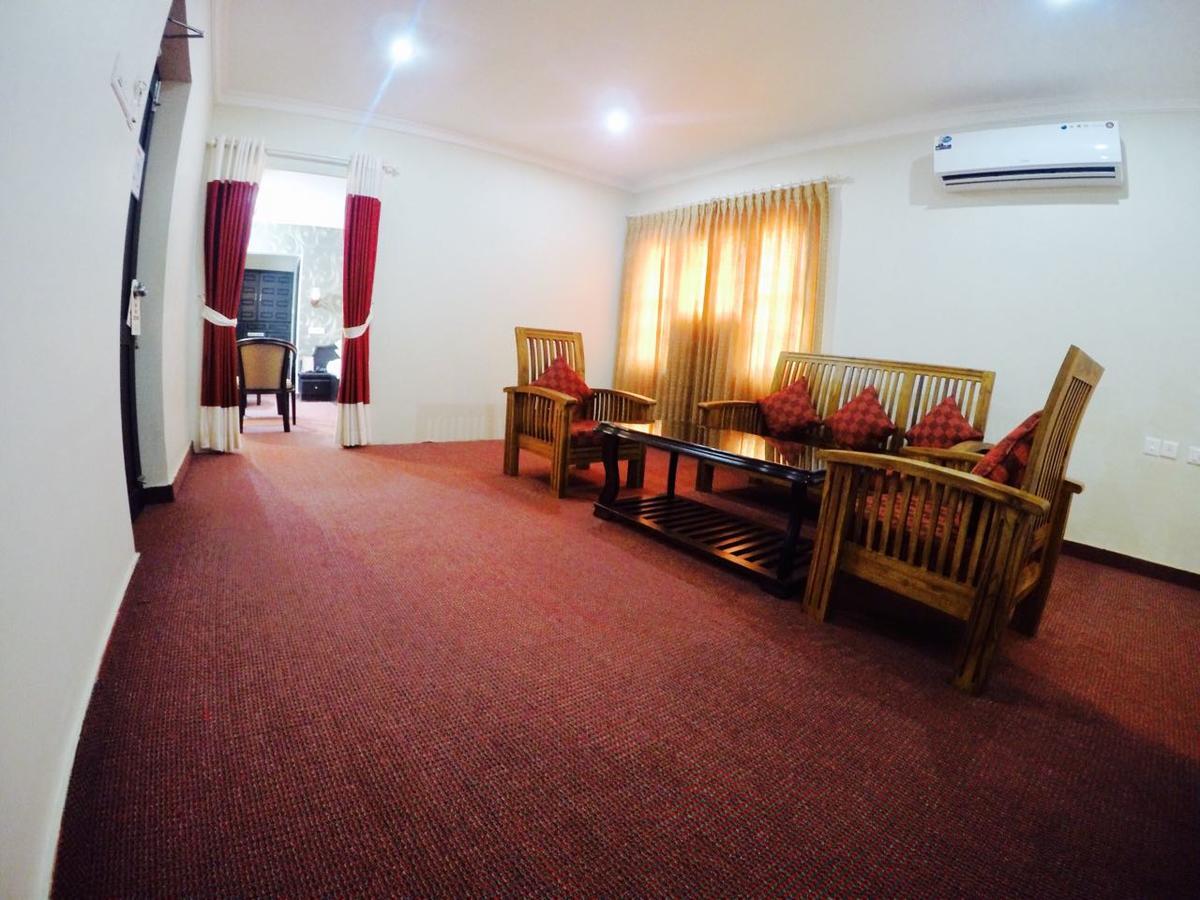 Capital O 46475 Gd International Redfort Hotel Nilambūr Zewnętrze zdjęcie