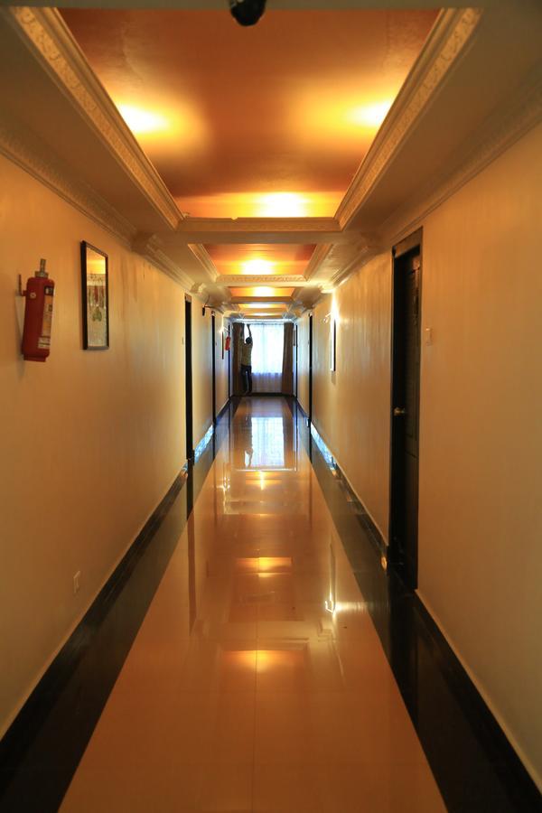 Capital O 46475 Gd International Redfort Hotel Nilambūr Zewnętrze zdjęcie