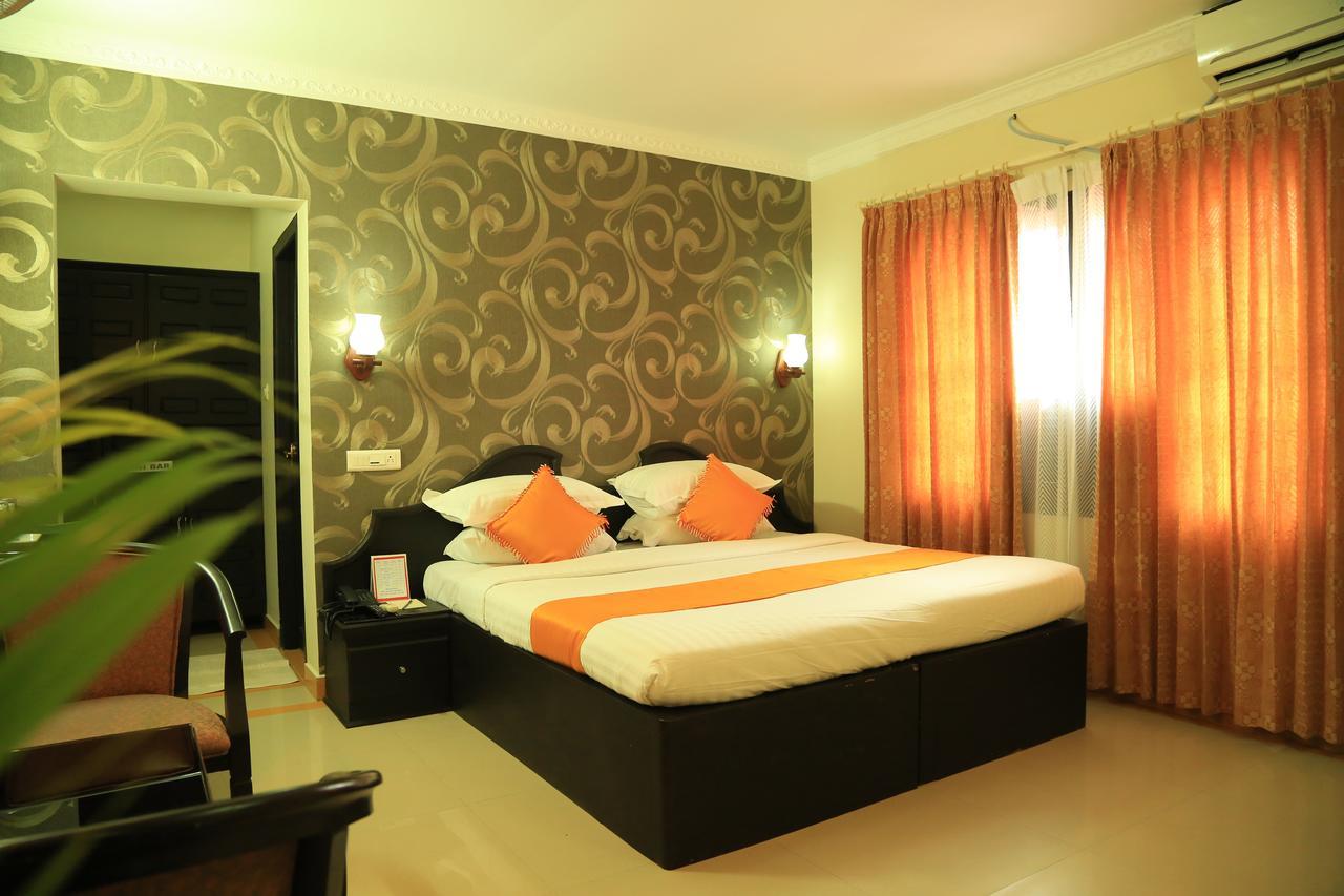 Capital O 46475 Gd International Redfort Hotel Nilambūr Zewnętrze zdjęcie