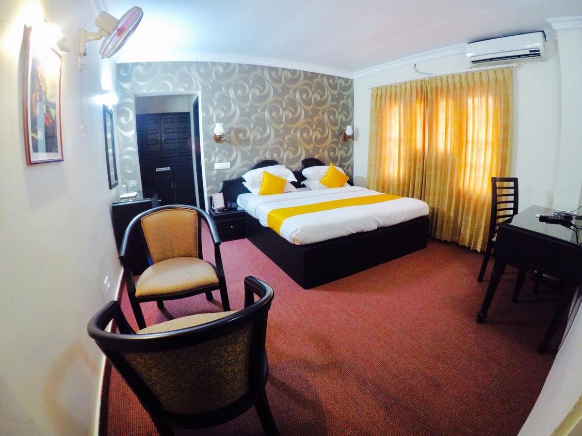 Capital O 46475 Gd International Redfort Hotel Nilambūr Zewnętrze zdjęcie