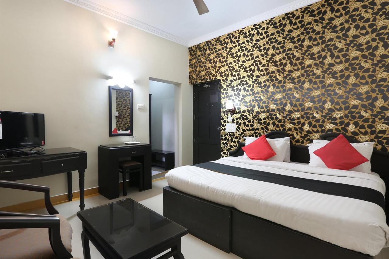 Capital O 46475 Gd International Redfort Hotel Nilambūr Zewnętrze zdjęcie