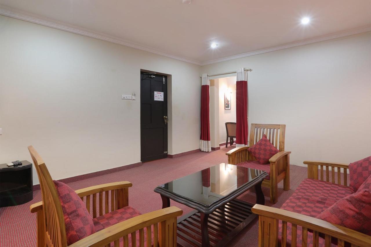 Capital O 46475 Gd International Redfort Hotel Nilambūr Zewnętrze zdjęcie