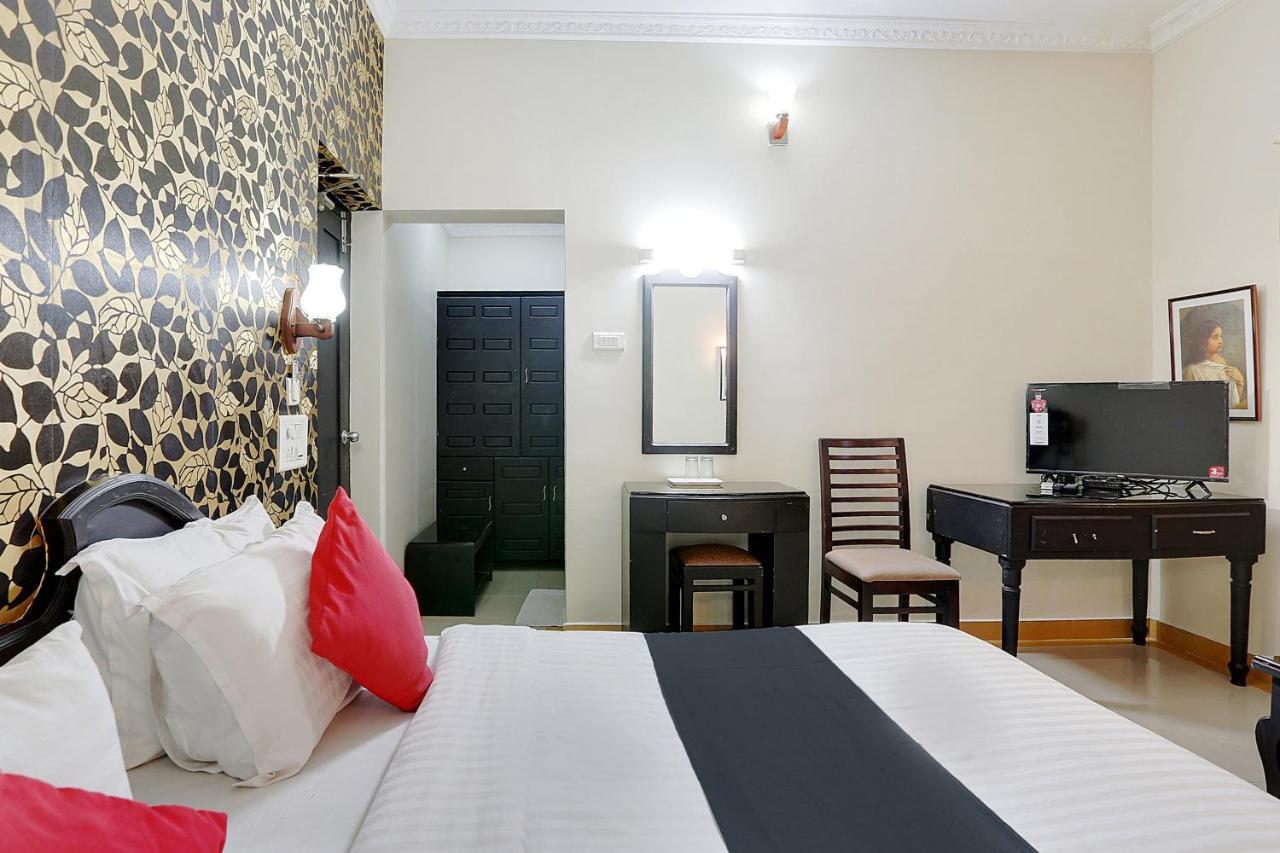 Capital O 46475 Gd International Redfort Hotel Nilambūr Zewnętrze zdjęcie