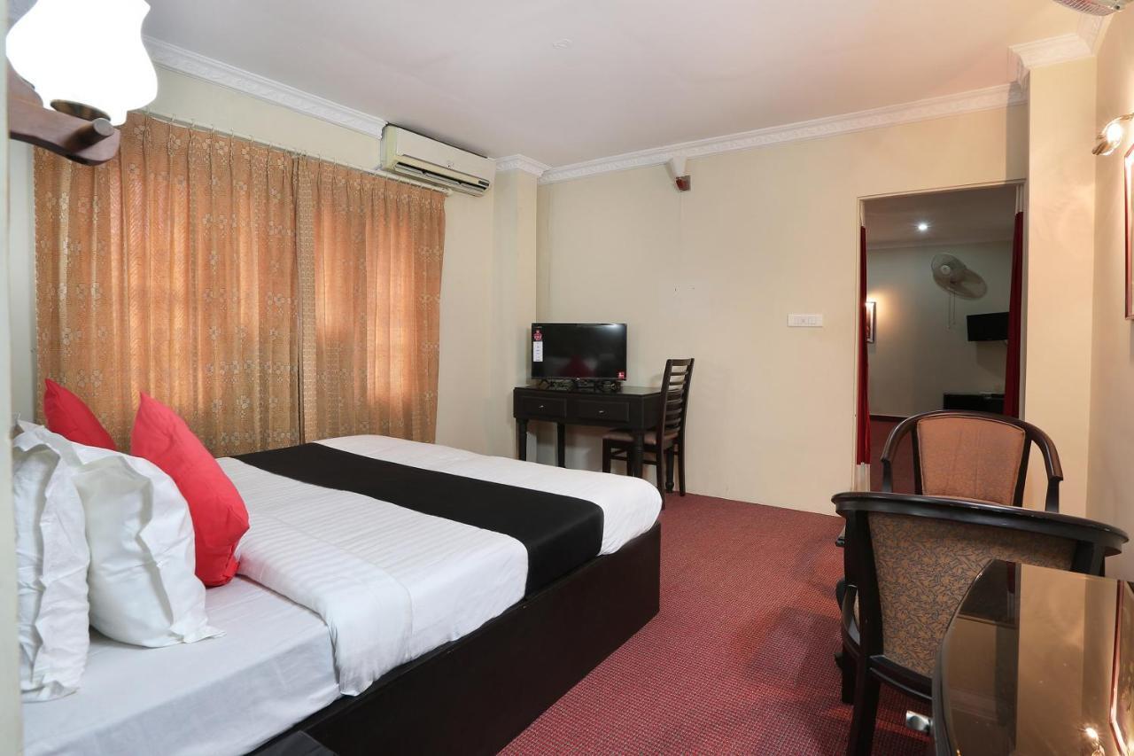 Capital O 46475 Gd International Redfort Hotel Nilambūr Zewnętrze zdjęcie
