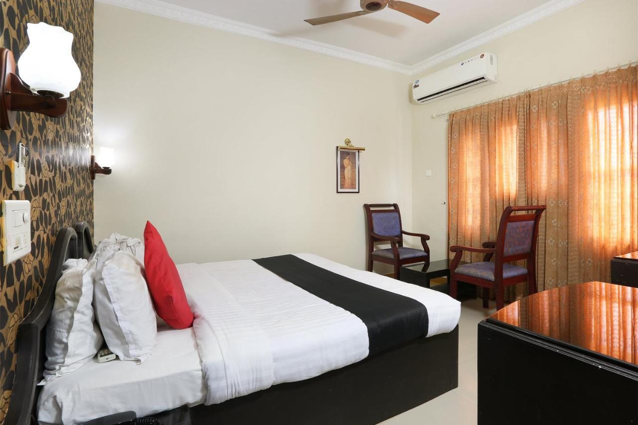 Capital O 46475 Gd International Redfort Hotel Nilambūr Zewnętrze zdjęcie