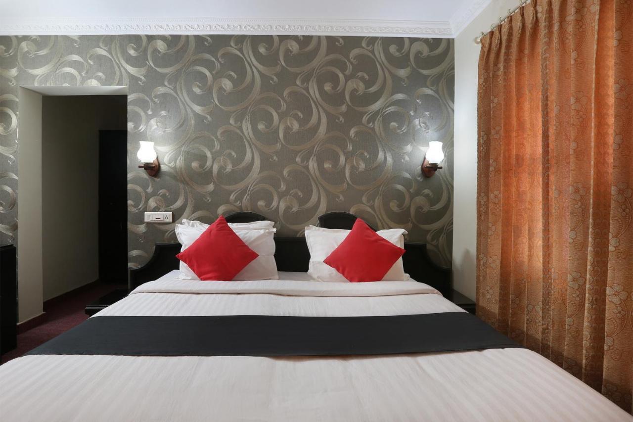 Capital O 46475 Gd International Redfort Hotel Nilambūr Zewnętrze zdjęcie